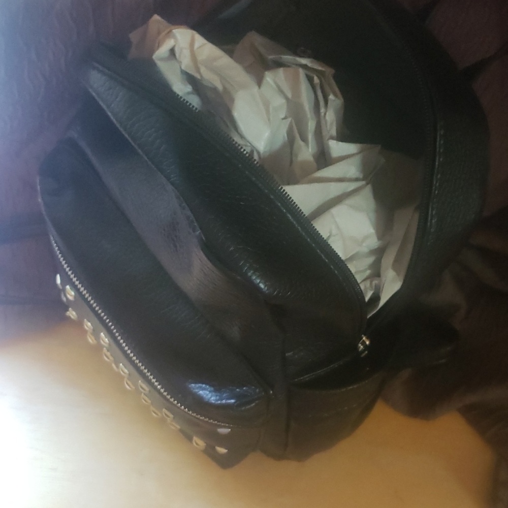 Backpack - Picture 5 of 8